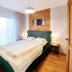 Laguna 43 Z Garazem- *