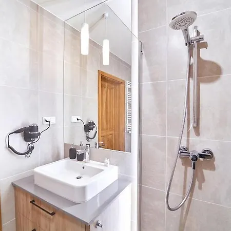 Laguna 43 Z Garazem- Διαμέρισμα *