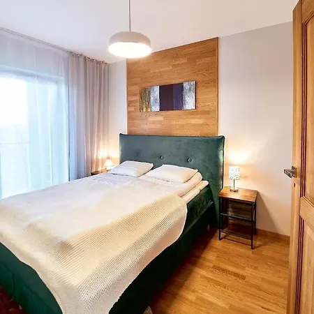 Laguna 43 Z Garazem- *